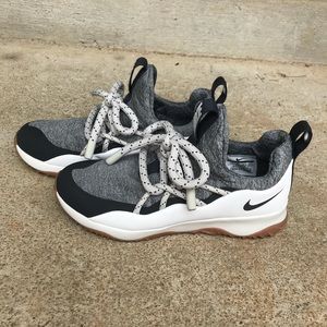 Women’s Nike City Loop, size 7.5